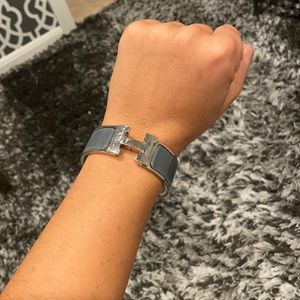 Hermès Clic Clack H Bracelet Grey